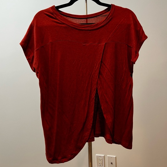 Minimum T-Shirt with Open Back - Picture 4 of 8